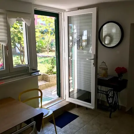 Lägenhet Garden Cozy
